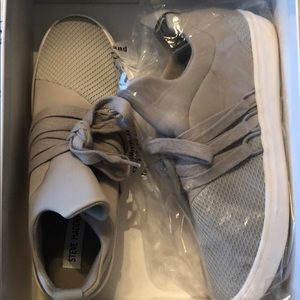 Steve Madden Lancer Grey Sneakers